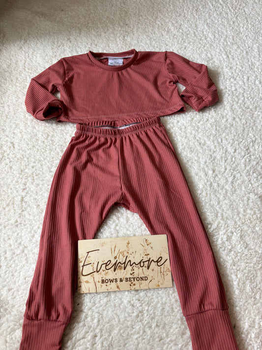 RTS Cropped Wilder and Jogger Set