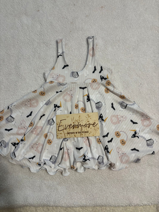 3t pinafore